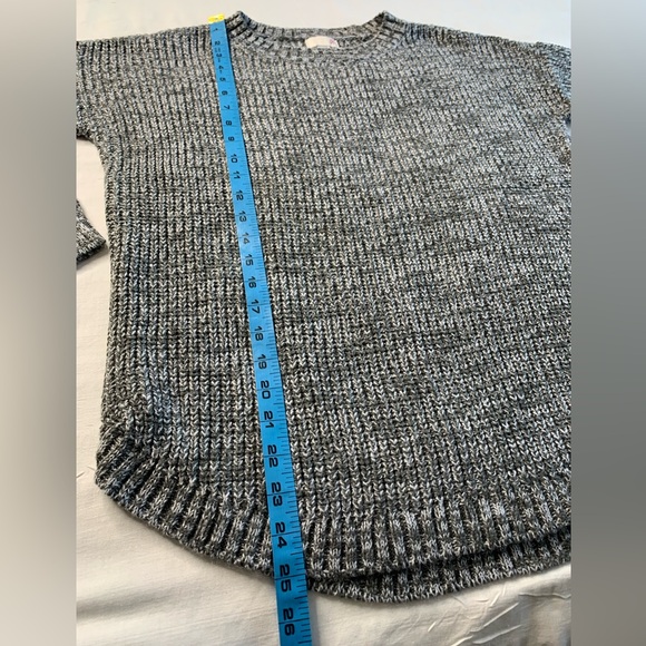3/$20 SO gray knit sweater size LARGE - Picture 6 of 9